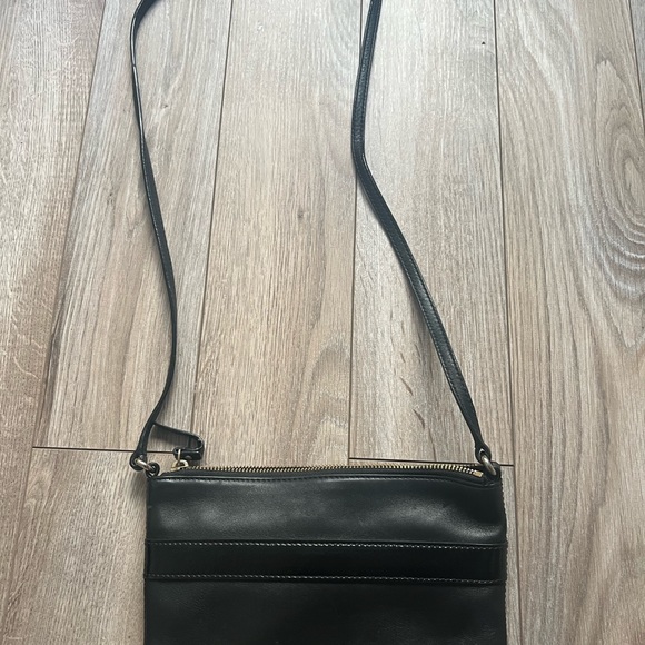 Kate Spade Janelle Crossbody w/ patent leather bow - Picture 4 of 4